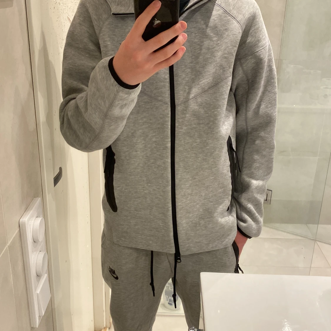 Grå Nike tech, storlek M - 4