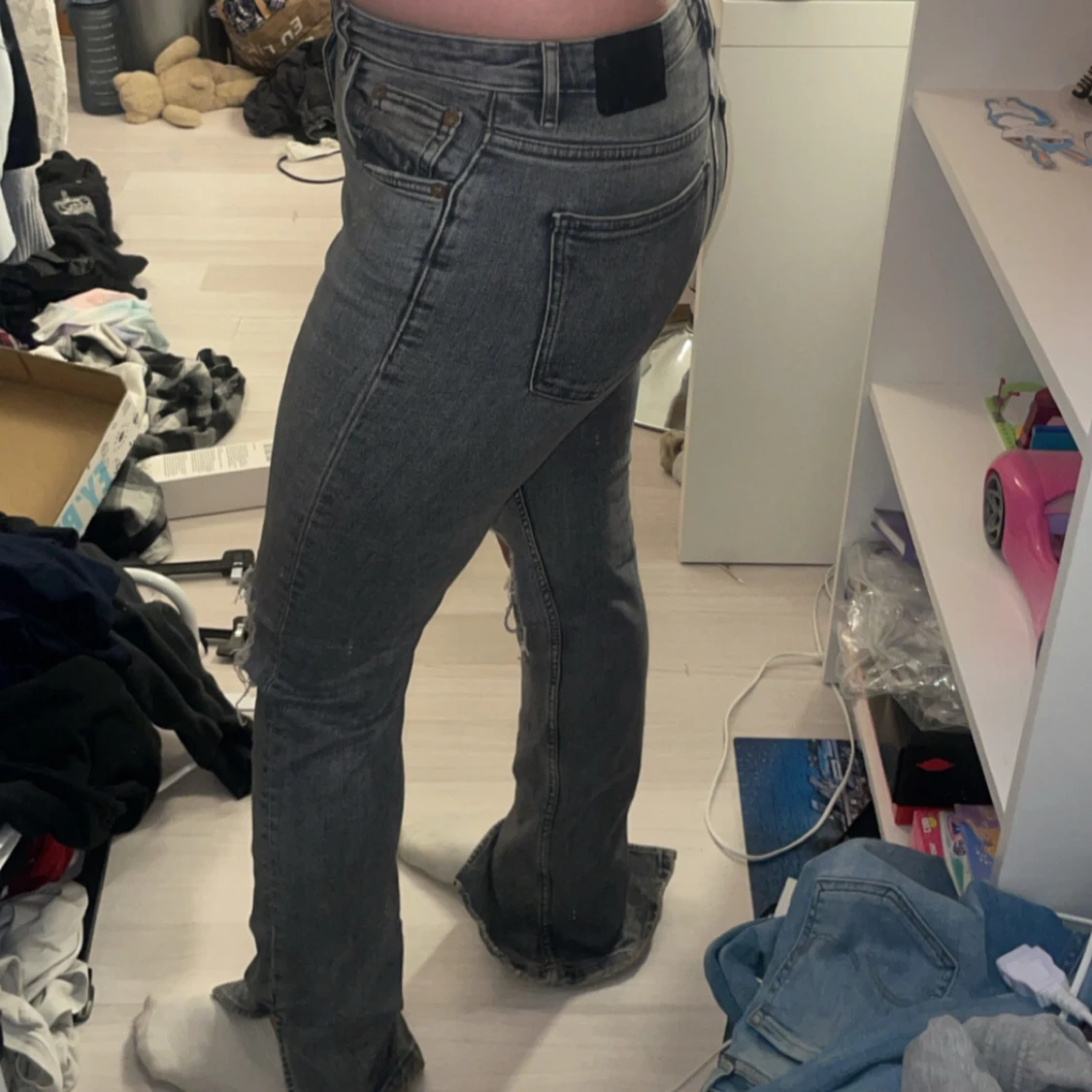 Grå jeansbyxor från Zara - 1