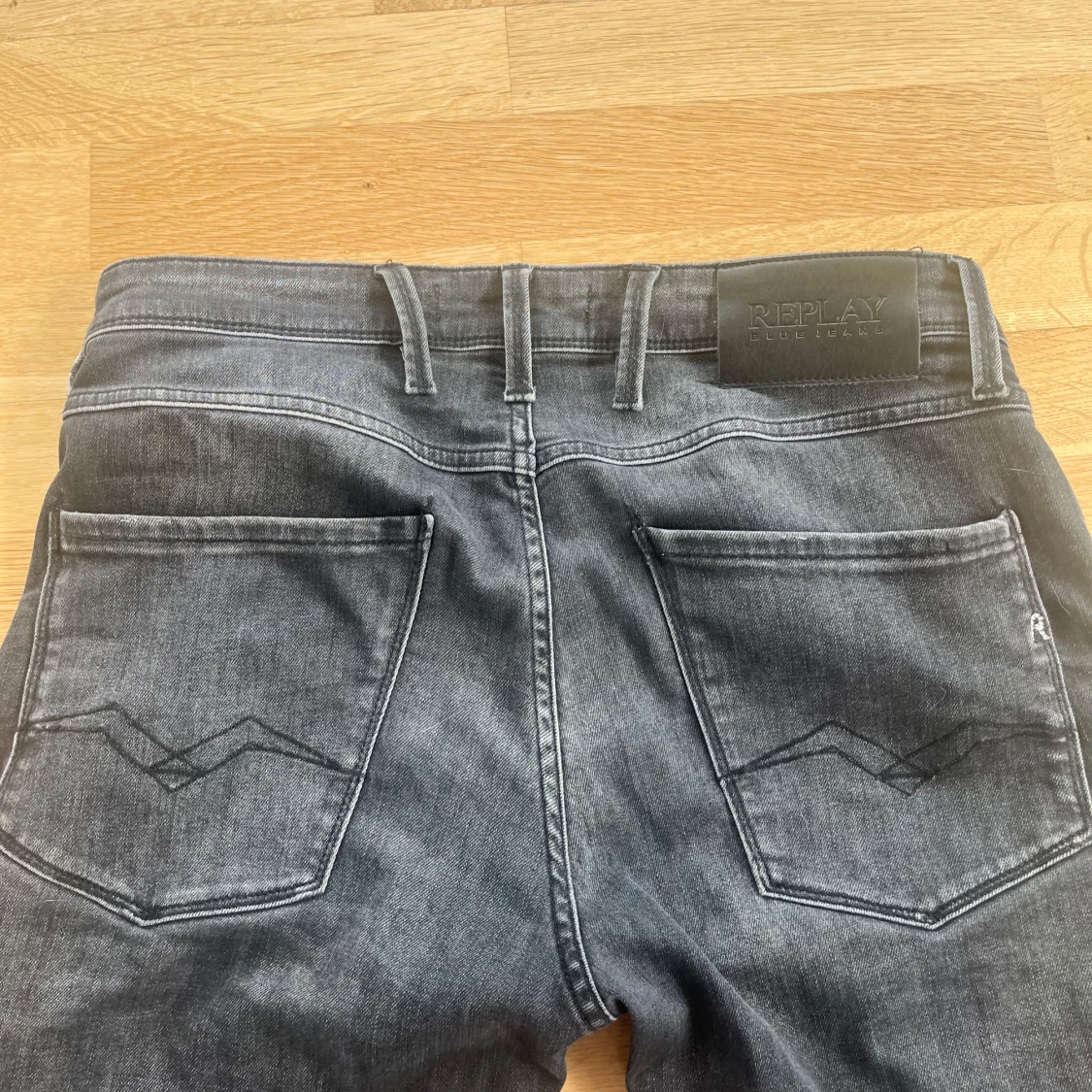 Replay Anbass Mörkgrå Jeans - 4