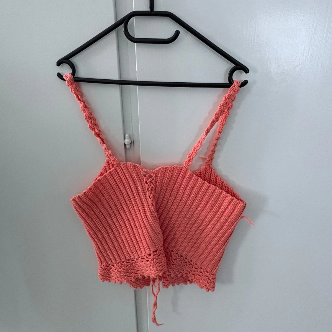 Rosa stickad croppad linnetopp - 1