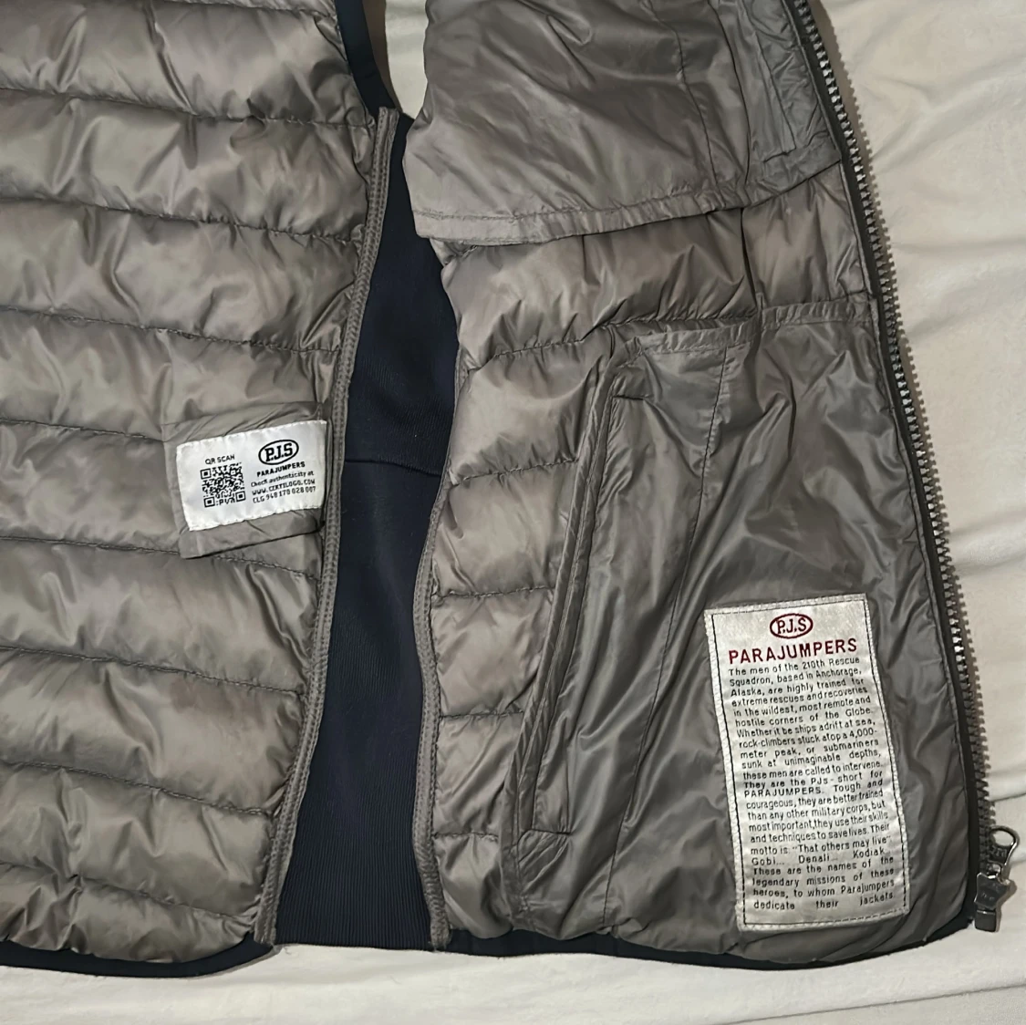 Mörkblå dunväst från Parajumpers - 3