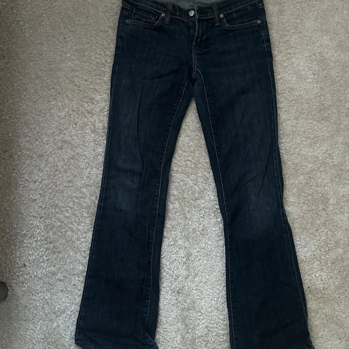 Mörkblå bootcut jeans  - 1