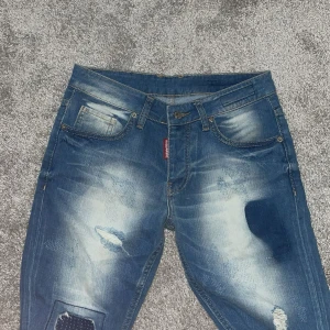 Dsquared2 shorts - Dsquared 2 shorts, aldrig använda och kommer inte till någon användning, storlek 30 (S/M), finns inga fel på dom alls för mer frågor skriv till mig privat.