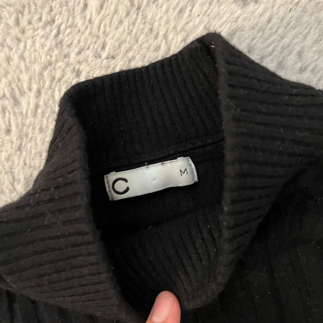 Svart ribbad polotröja från Cubus - 1