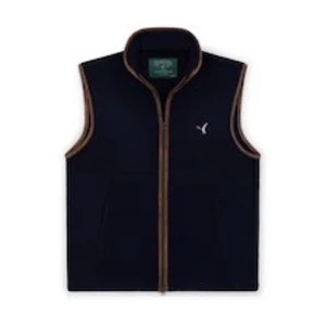 Mörkblå fleeceväst från Alan Paine - Stilren mörkblå fleeceväst med bruna kantband och dragkedja framtill. Västen har hög krage och en broderad fågel på bröstet. Perfekt att bära över skjorta eller tröja för en klassisk look. Jag är ganska stor så den passar liten. Jag är 188 och väger 85 kg.Inte använd och det är dyrt att returnera den så jag försöker sälja.