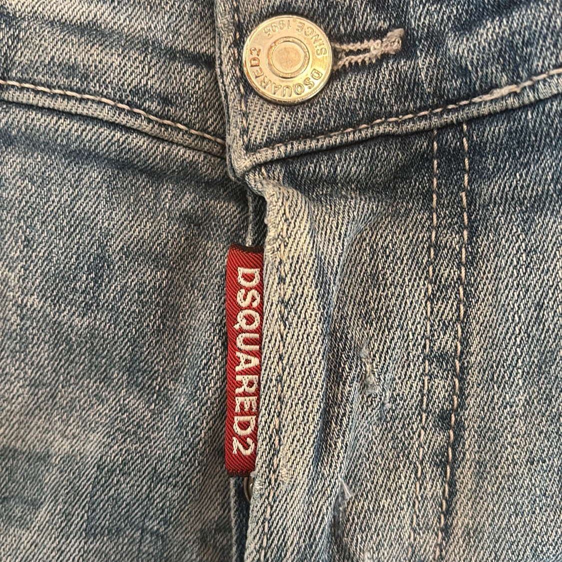 Dsquared2 ljusblå slitna jeans - 2