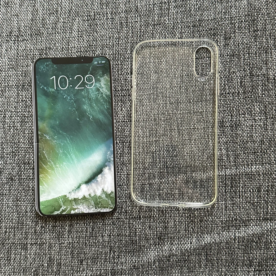 Transparent mobilskal för iPhone XR - 1