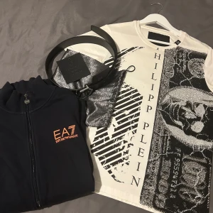  Philip Plein - Paketpris allting på bilden för 850. Armani tröjan såld