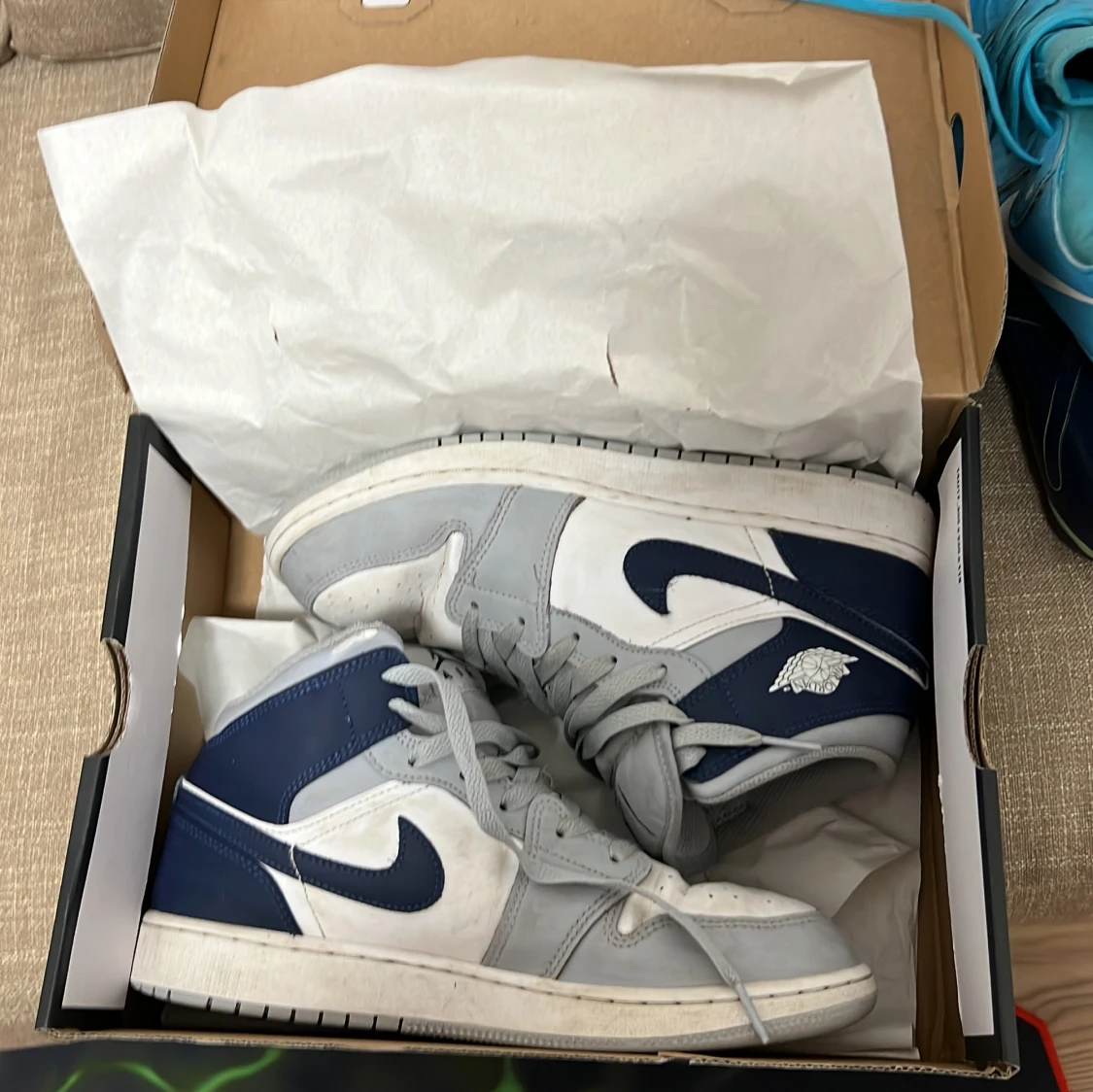 Nike Air Jordan 1 Mid grå och marinblå - 3