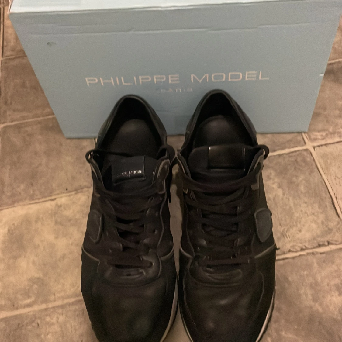 Svarta sneakers från Philippe Model - 1