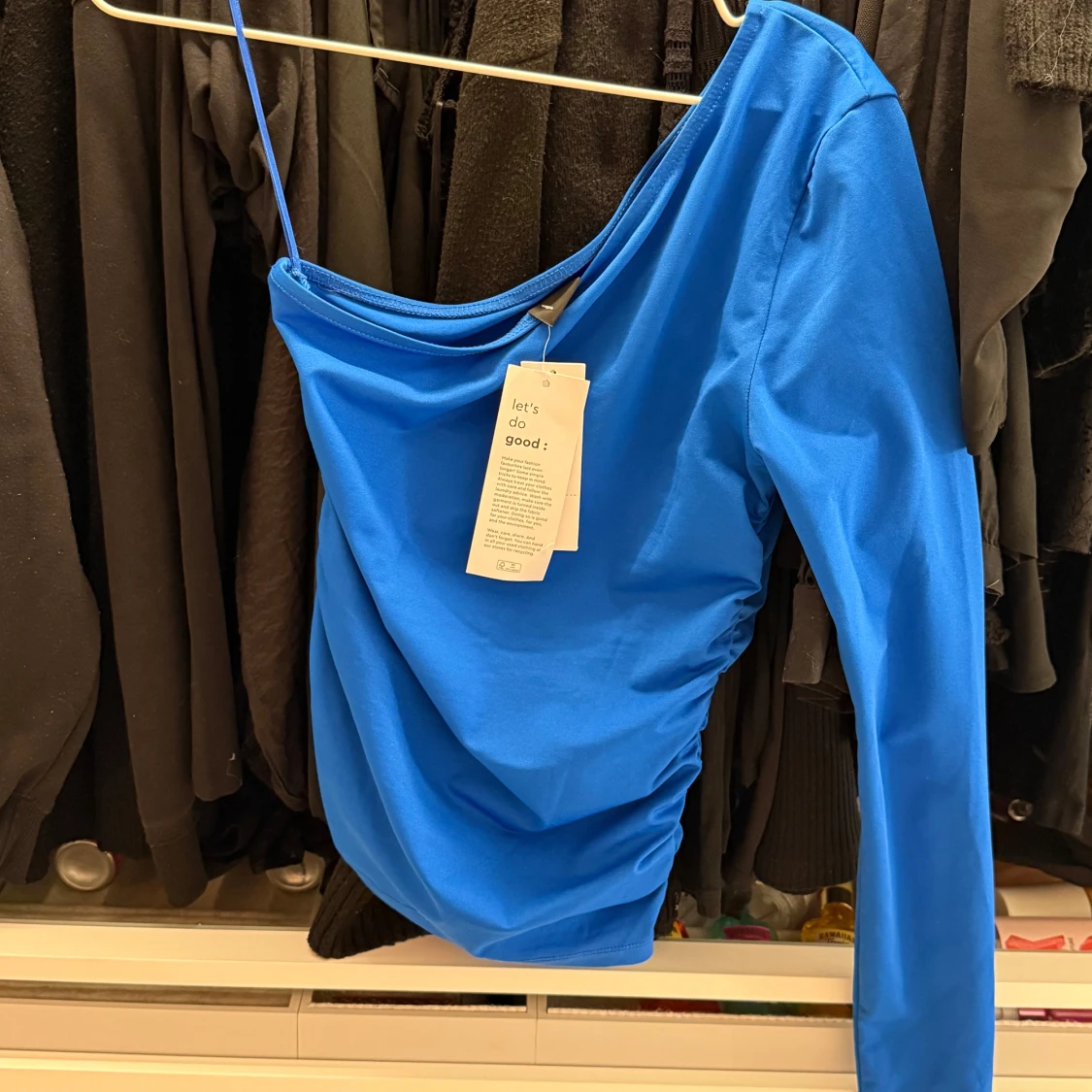 Blå one shoulder topp - 1