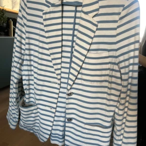 Kavaj  - Knappt använd