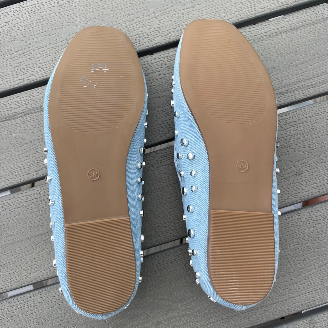 Ljusblå ballerinas med nitar från Cushionaire - 4