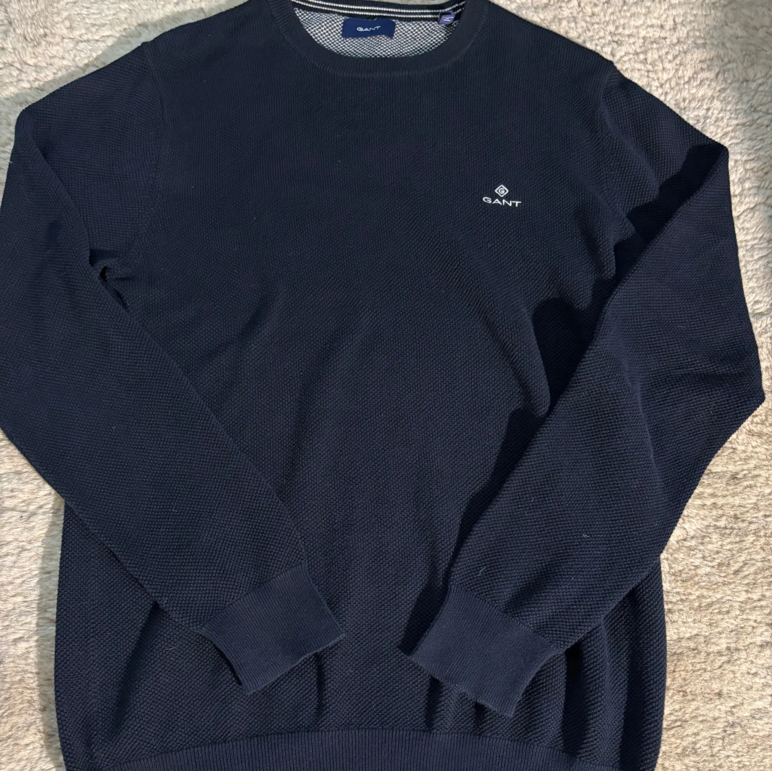 Mörkblå stickad tröja från GANT - 1