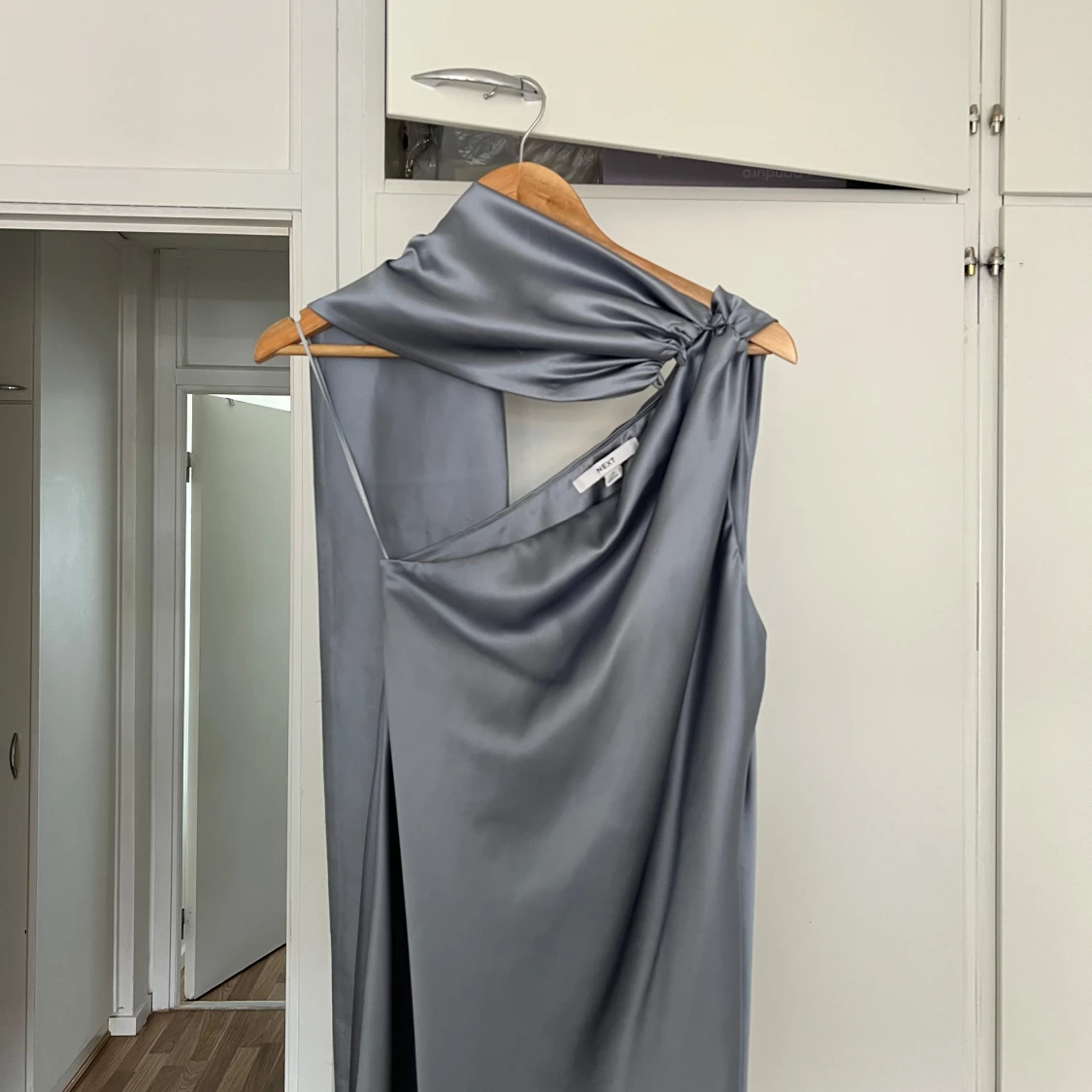 Dimblå satinklänning  - 2