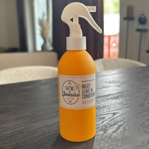 Ny!! Sol de janeiro milky leave in conditioner - Endast testad men passar ej min hårtyp, 210 ml och doftar gudomligt! Ord pris 265:-