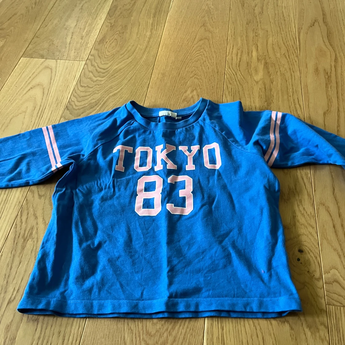 Blå långärmad tröja Tokyo 83 KappAhl