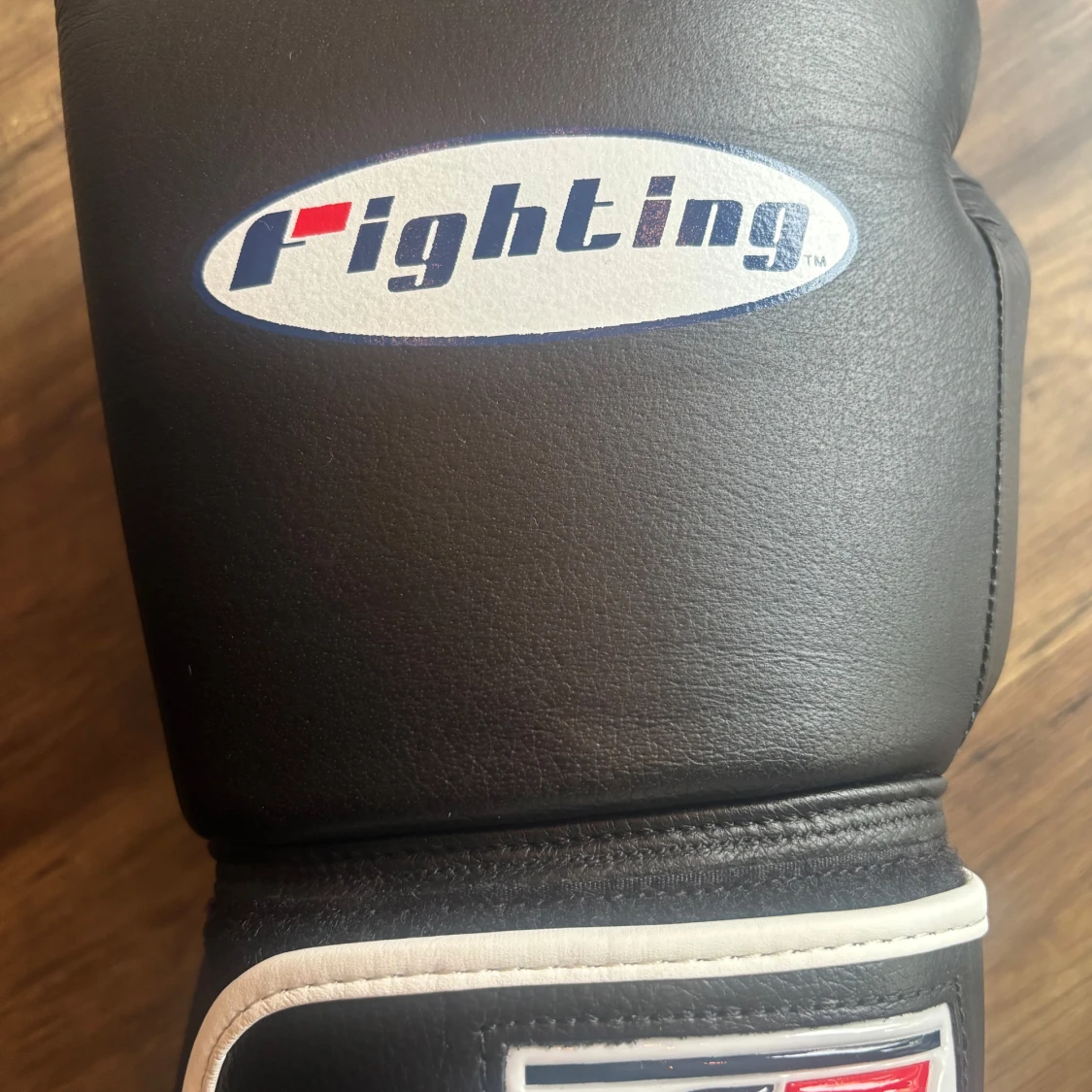 Svarta boxningshandskar från Fighting - 2