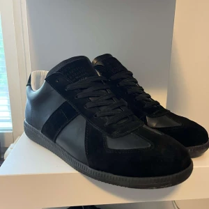 Maison margiela gats - Asfeta gats jag fick i present men dom passade inte, skick 10/10 bara använda 1 gång