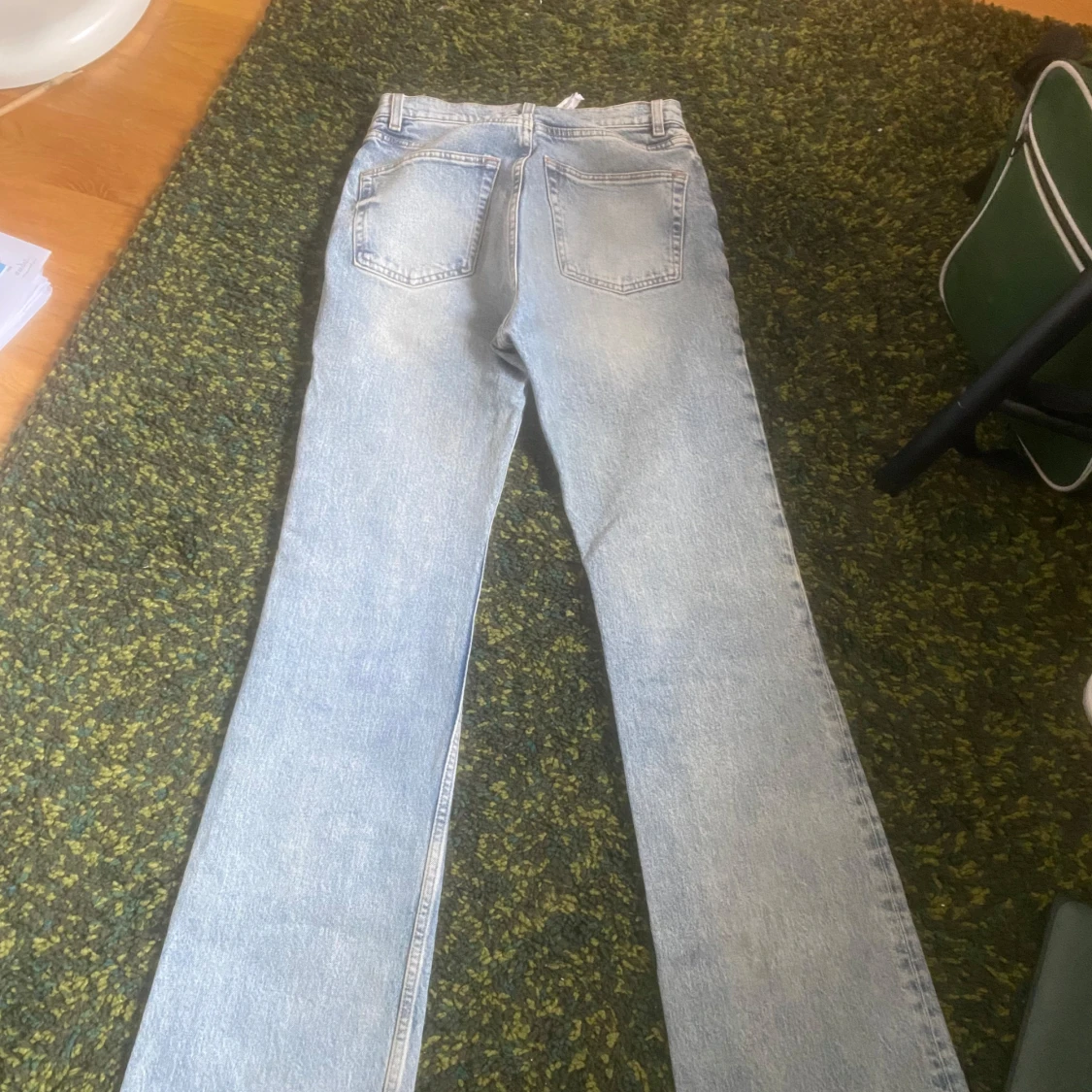 Ljusblåa flare/bootcut jeans - 1