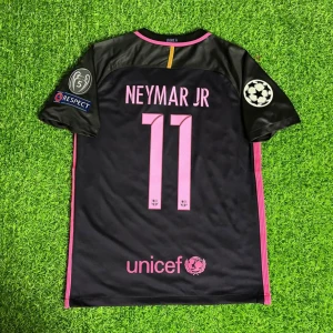 Fotbollsleverantör! - Tja! Finns nu en annan leverantör som ni kan få för 59 kr! Bara att höra av sig.