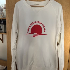 Avenue Tropicale tröja - Fet tröja från Avenue Tropicale, size S. Nypris 1600kr