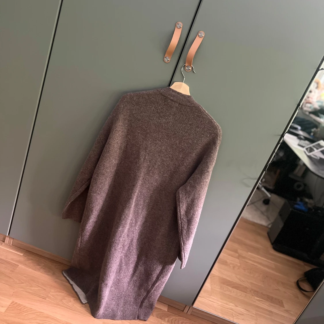 Brun lång kofta från Mango - 3