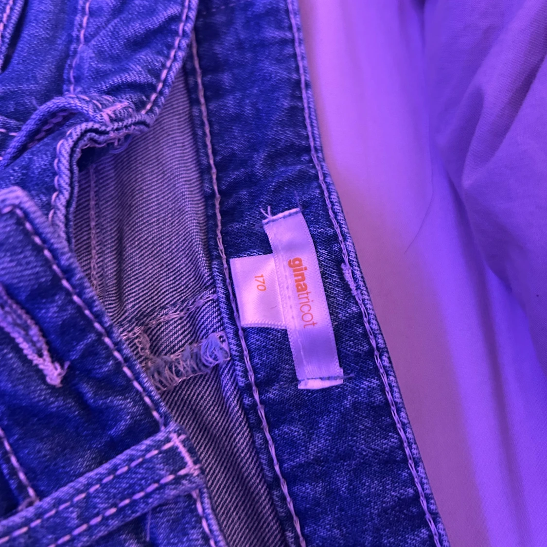 Blå bootcut jeans från Gina Tricot - 2