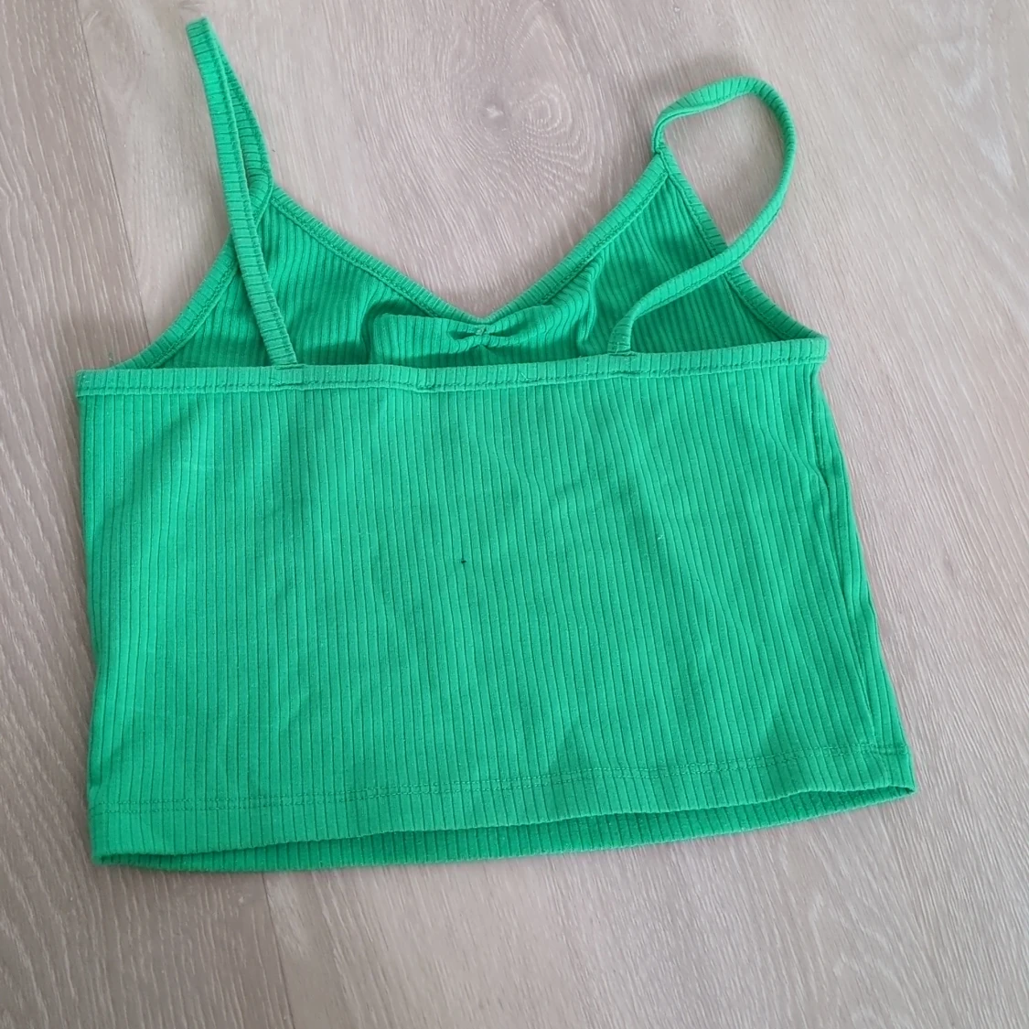 Grön ribbad linnetopp - 1