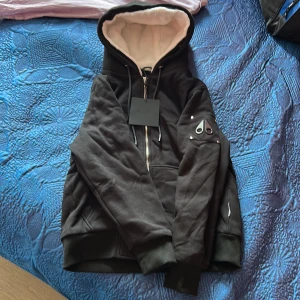 moose knuckles bunny - säljer en fin moose knuckles bunny i strlk S