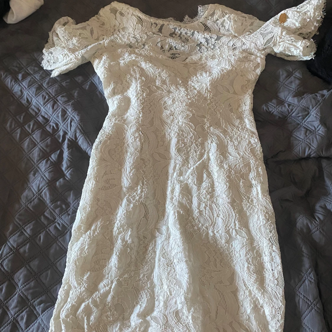 Vit spetsklänning från Chiara Forthi