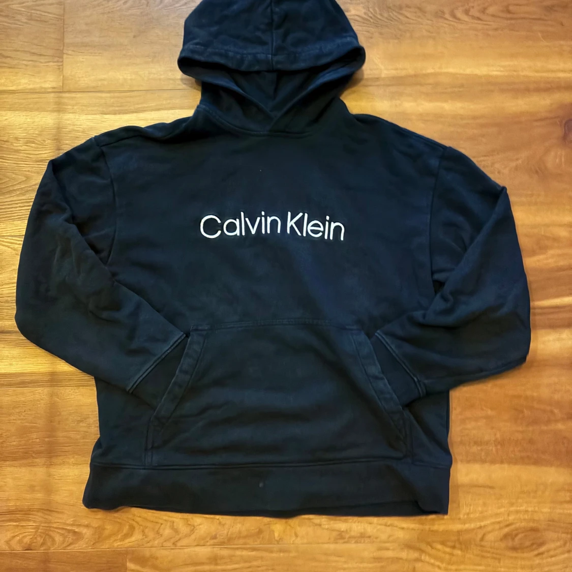 Svart hoodie från Calvin Klein