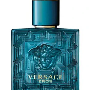 Versace Eros parfym - Säljer en Versace Eros parfym med 25/30ml. Nypris är 500kr men jag säljer för endast 300kr. Skriv vid minsta fundering och inga byten på denna då jag behöver pengarna😁
