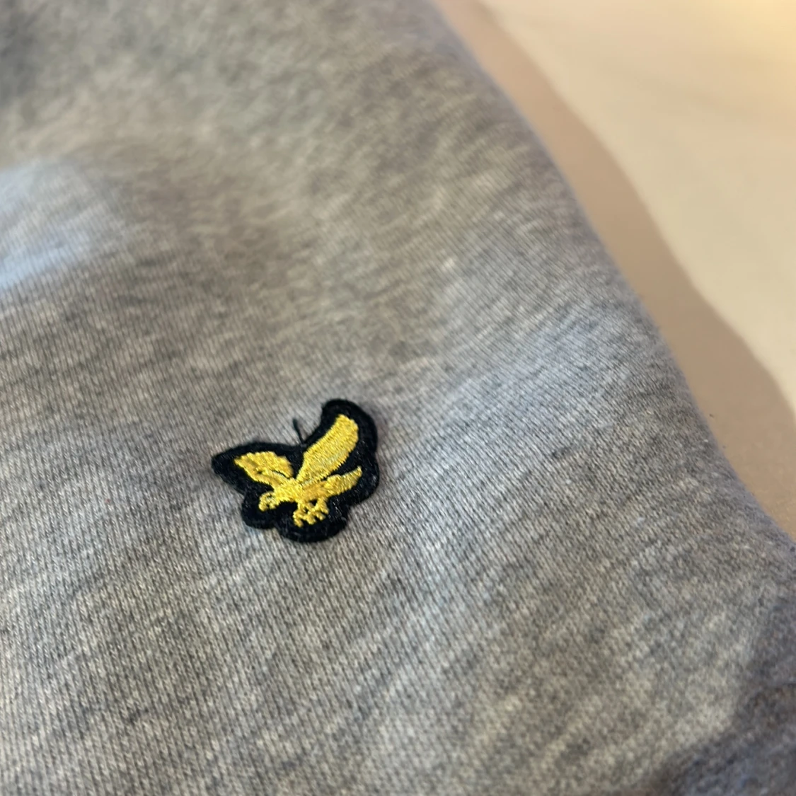 Grå tröja från Lyle & Scott - 3