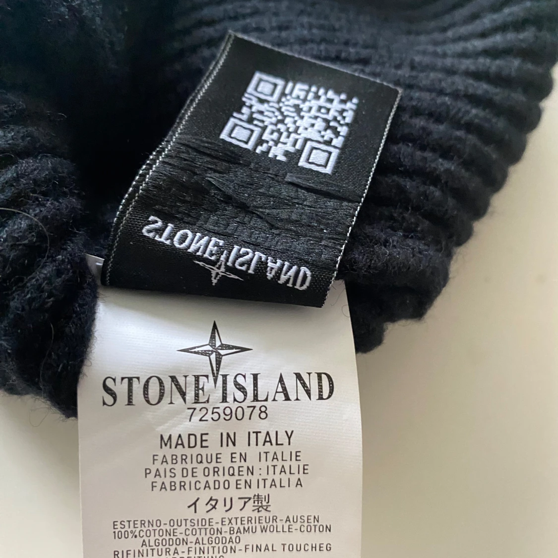 Svart mössa från Stone Island - 3