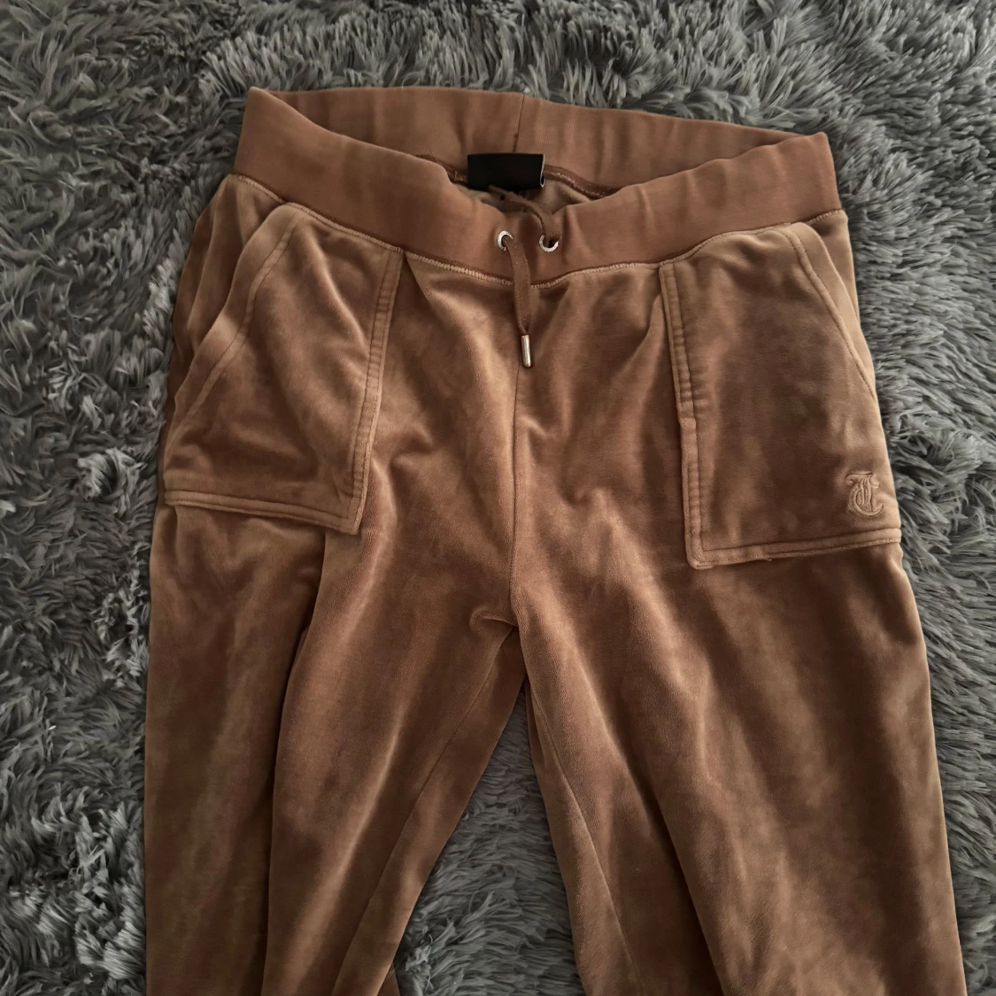 Bruna byxor från Juicy Couture