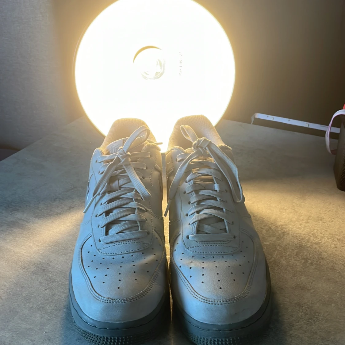 Nike air force one i ljusgrått - 1