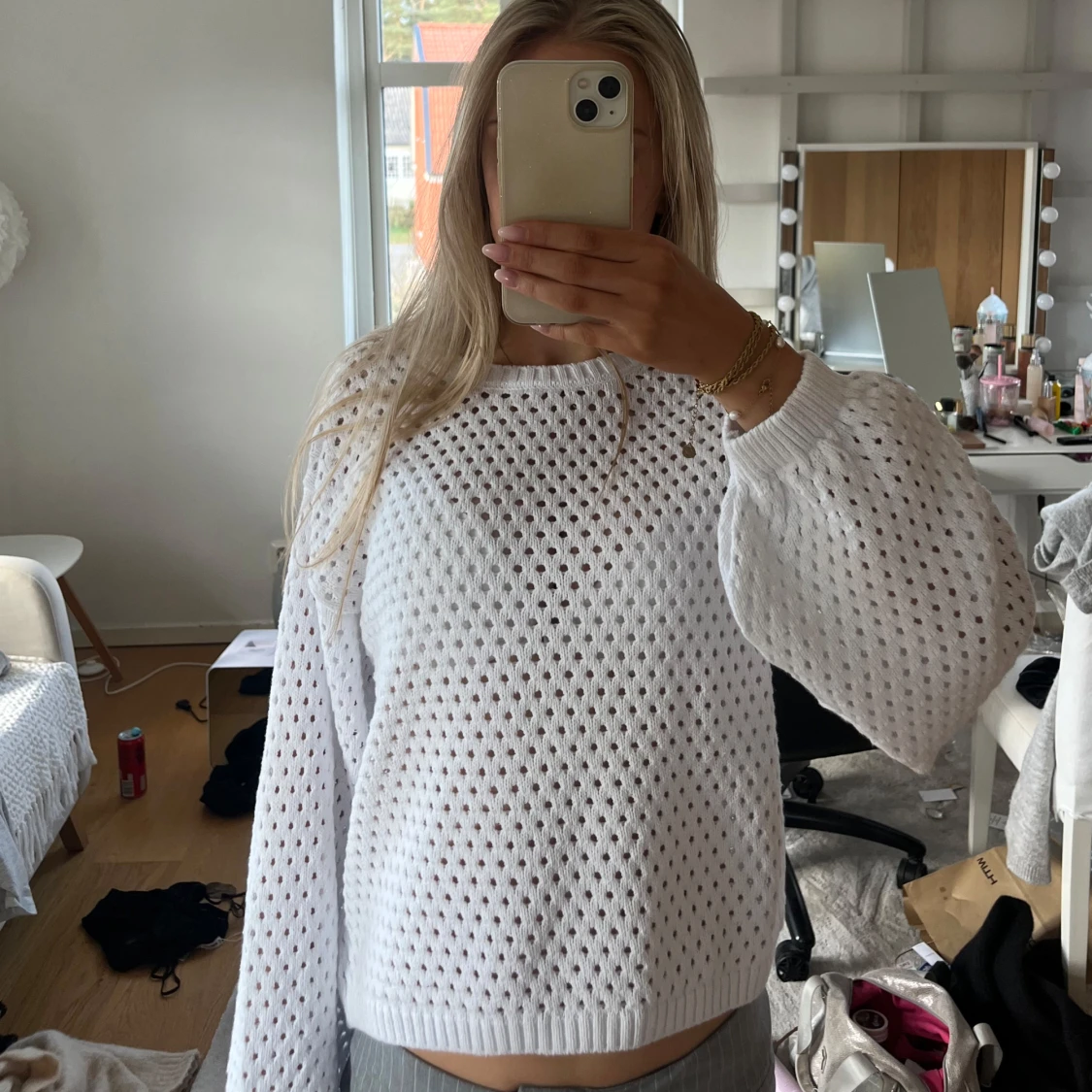 Vit stickad tröja