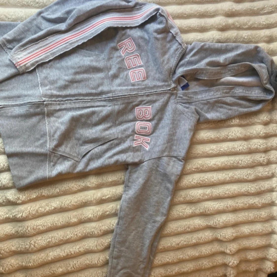 Grå Reebok zip-up - 3