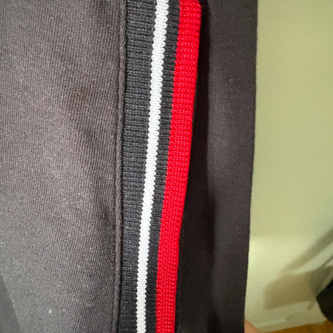 Svart kort klänning Tommy Hilfiger storlek M  - 4