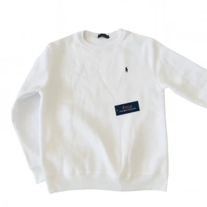 Vit Ralph Lauren tröja - Vit Polo Ralph Lauren tröja utan några defekter 