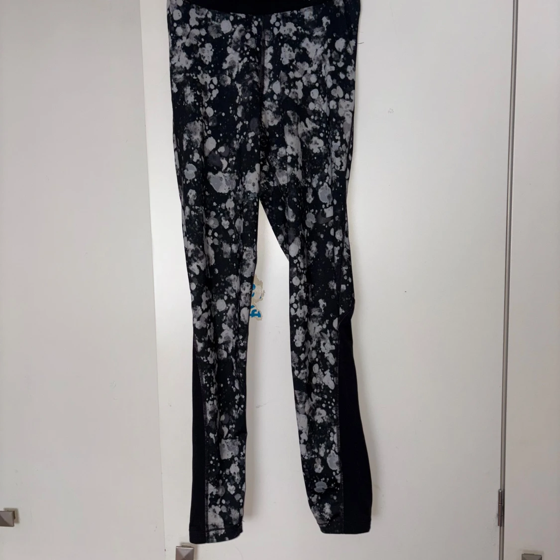 Nike Pro leggings svart/vit mönster