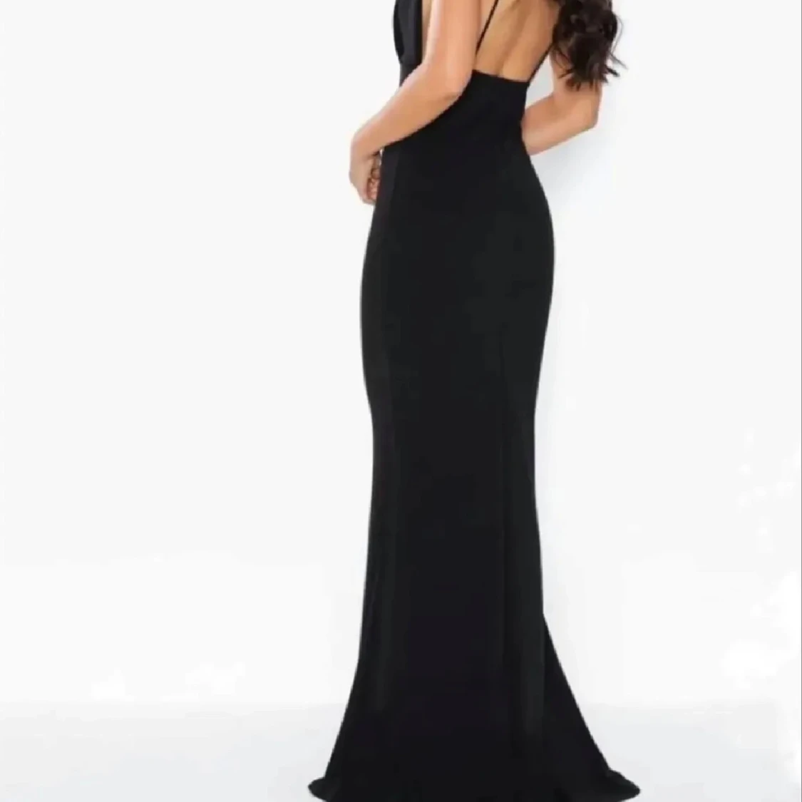 Svart långklänning med släp - 3