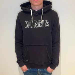 Morris hoodie  - Morris hoodie | Skick - 9/10 | Size - M | Fraktar via postnord eller instabox på köparens bekostnad | Hör av dig vid minsta fråga eller fundering // RDL
