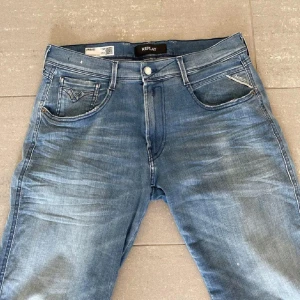 Replay - Säljer nu dessa Replay Anbass jeans, skriv för fler bilder/frågor🙌🏼