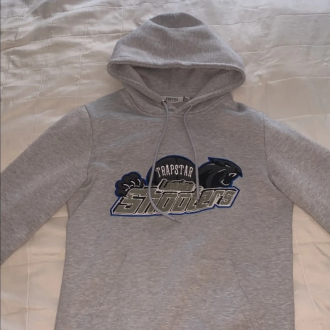 Grå hoodie från Trapstar London Shooters