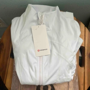 Lululemonn - Helt ny, storlek S och pris kan diskuteras 