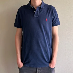 Ralph Lauren Pike - Ralph lauren piké | Skick: 9/10 | Size - M | Fraktar via postnord eller instabox på köparens bekostnad | Hör av dig vid minsta fråga eller fundering // NPS