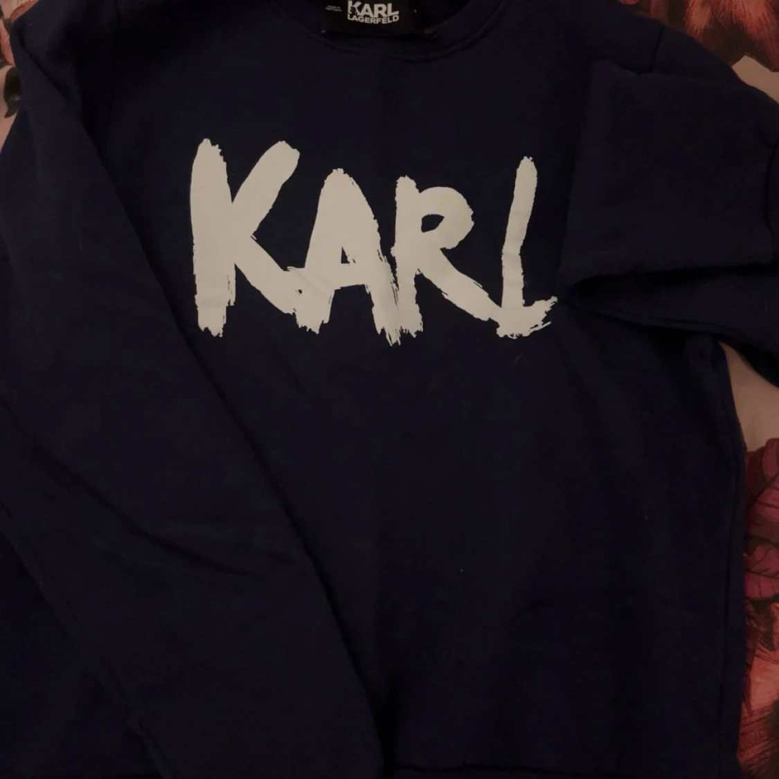 Mörkblå sweatshirt från Karl Lagerfeld