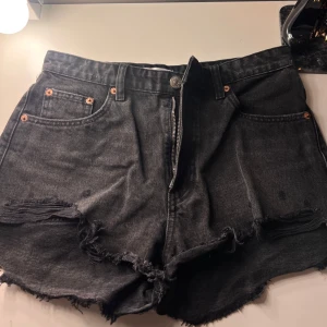Svarta jeansshorts  - Kommer inte till användning😇